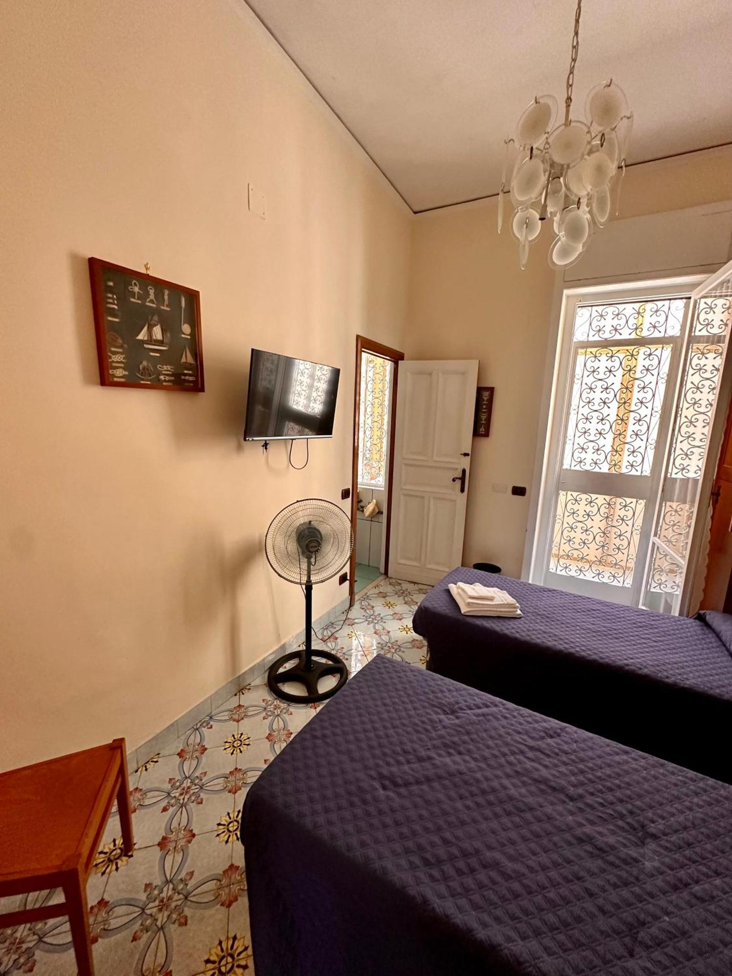 Maman Suite, City Center Near Molo Beverello Naples Exterior photo